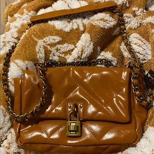 Quilted Lock Clasp Crossbody Bag - Brown